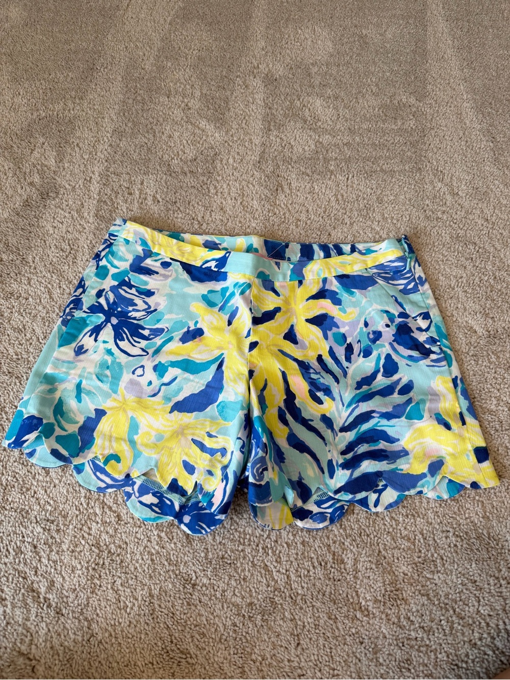 Lilly Pulitzer Scallop Hem Floral Shorts - Blue & Yellow